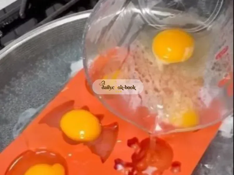 Halloween breakfast hack #halloween #eggs #breakfast #spookyseason